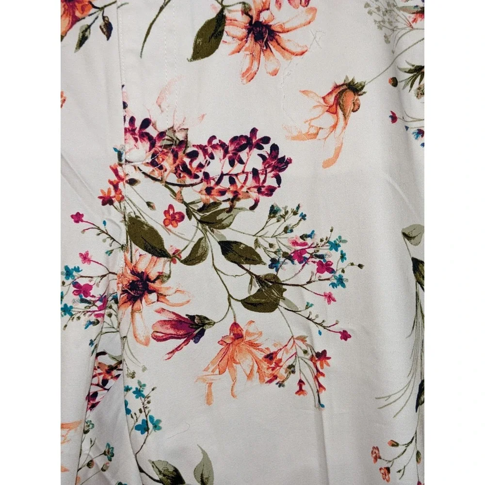 St. John's Bay Secretly Slender‎ Mid Rise Plus Capris Floral Size 24W NWT - Picture 4 of 8